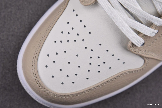 Red Jordan University 1 Sail FB7168-121 Low SE Rattan 1212